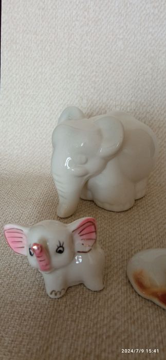 Figurki porcelanowe z PRL-lu
Stare figurki porcelanowe. Bez uszkodzeń.