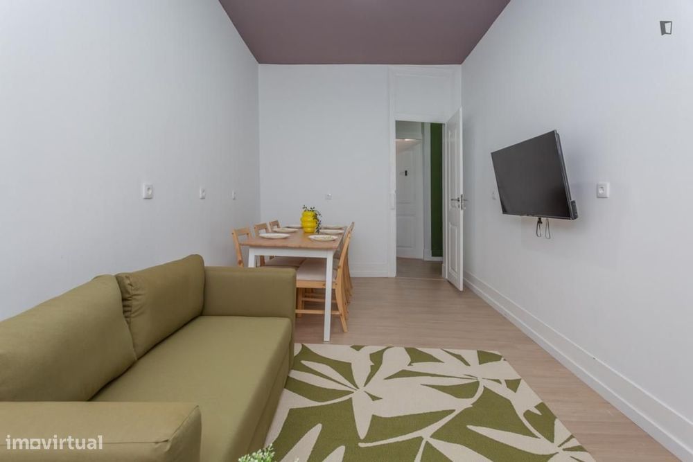 Quarto - localizado em Santos Lisbon