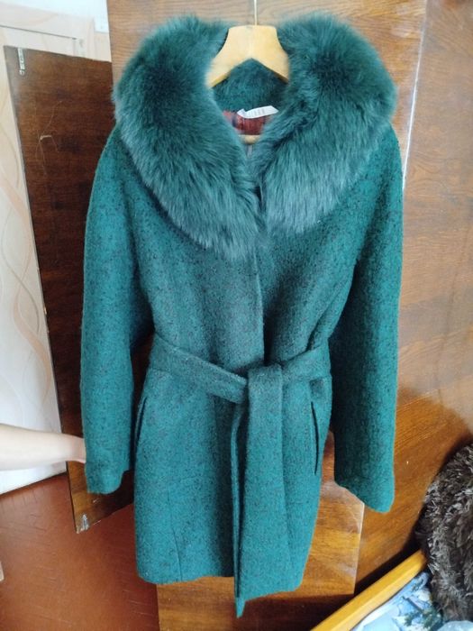Пальто женское р. 50 новое, весна