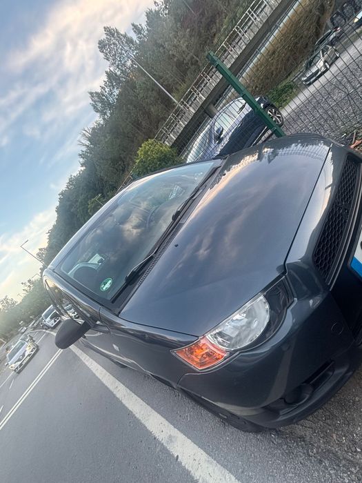 Carro Mitsubishi colt