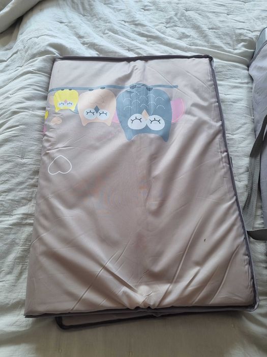 Łóżeczko, łóżko dziecięce, turystyczne, kojec i przewijak dla maluszka, niemowlaka składane, Baby Design 60x120