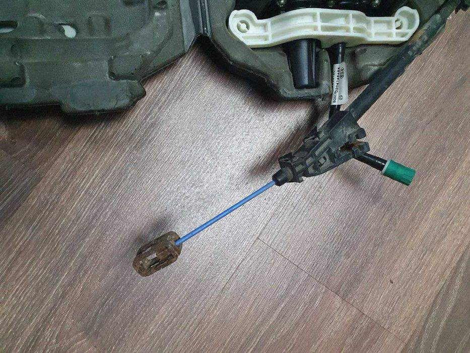 Электрический стояночный тормоз Peugeot 508