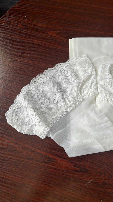 Nr 3 Pończochy samonośne.