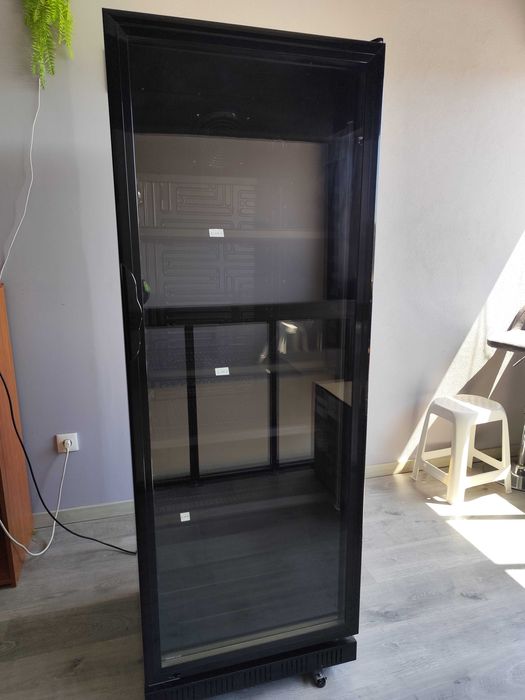 Frigorífico Vitrine Expositora Preta 347L / Porta de vidro / Led / Como Nova