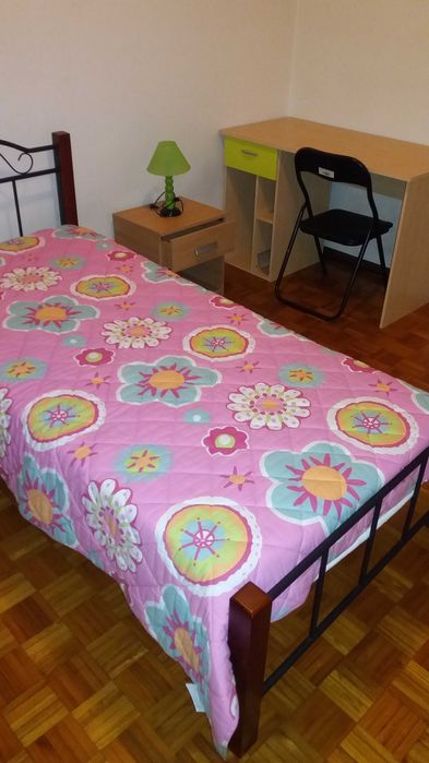 Alugam-se dois quartos a trabalhadores (preferência)