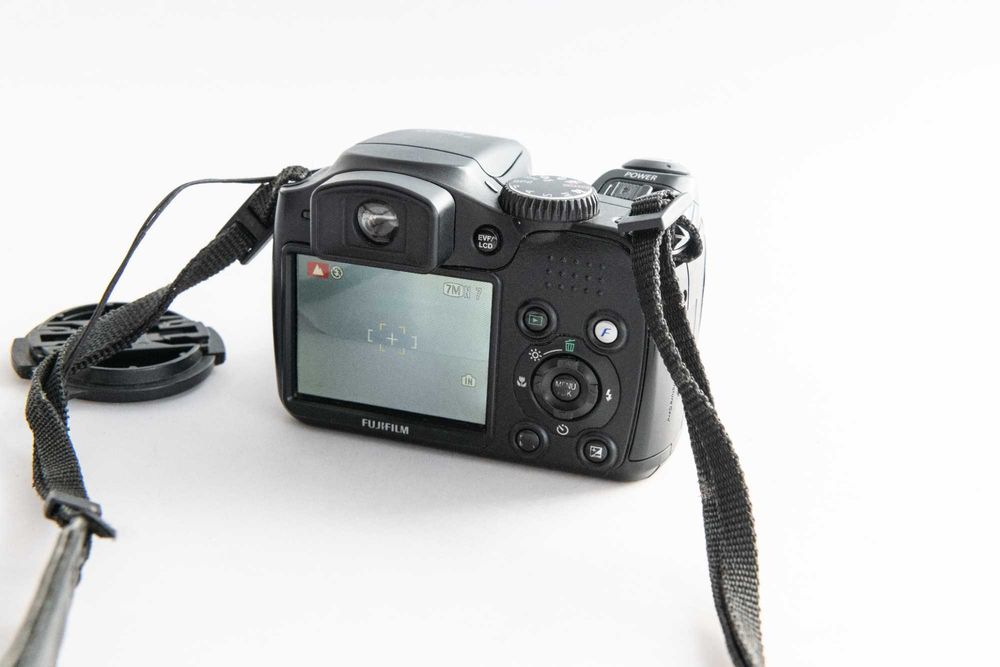 Aparat cyfrowy FujiFilm FinePix S5700