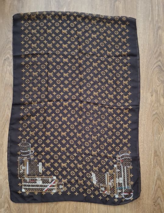 Платок і шарф Louis Vuitton