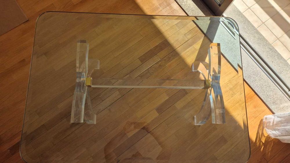 Mesa de Vidro, com suporte de Acrílico 125x90x46