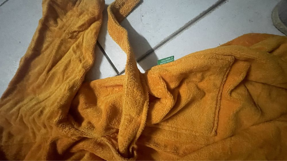 Roupao de crianca Benetton 6/7 anos