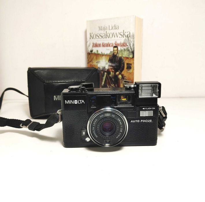 Analogowy aparat Kompaktowy RETRO z Auto Focusem MINOLTA HiMatic AF2 1982 r