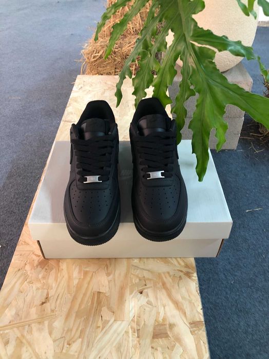 Nike Air Force 1 Czarny 40