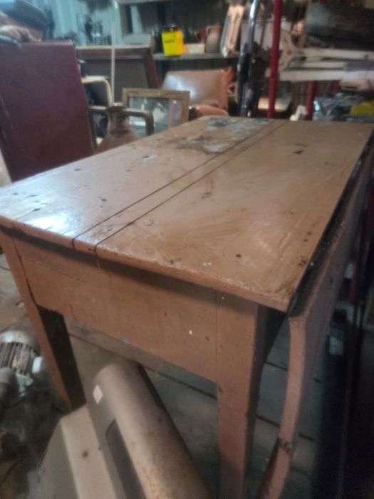 Mesa rustica com aba 1,10x80 .45 euros .