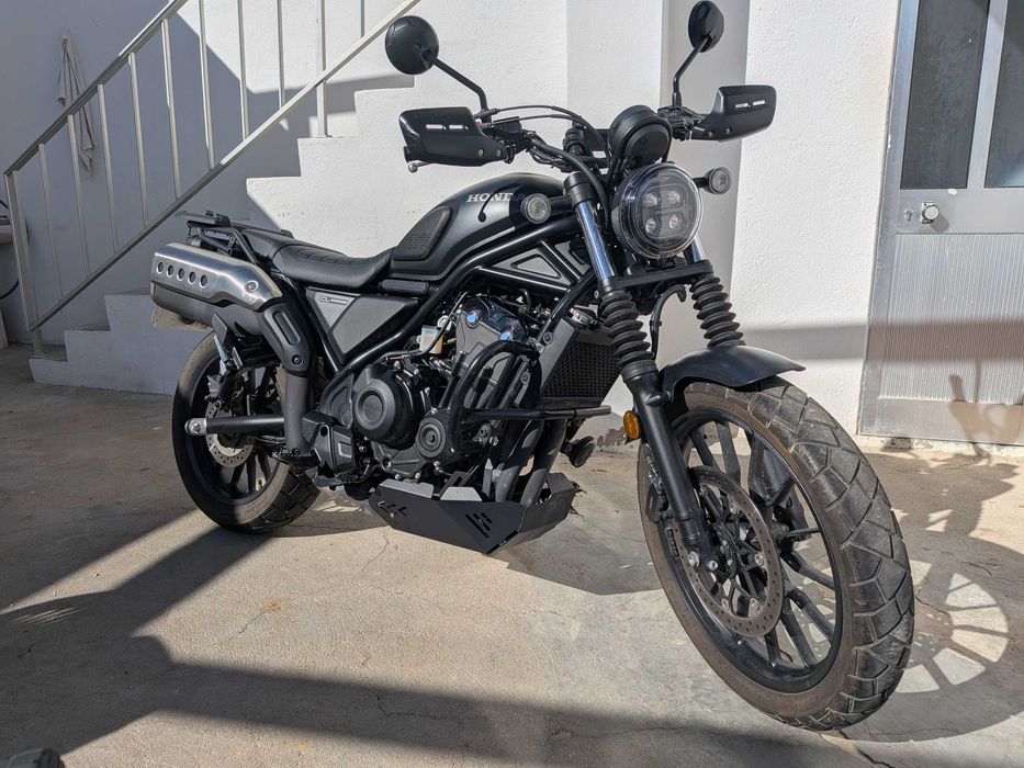 Honda CL 500 Setembro 2024 apenas 3687Km sistema localização MapIt (210€).  Mota de garagem como nova apenas um proprietário. Preço: 5,710€ sem extras