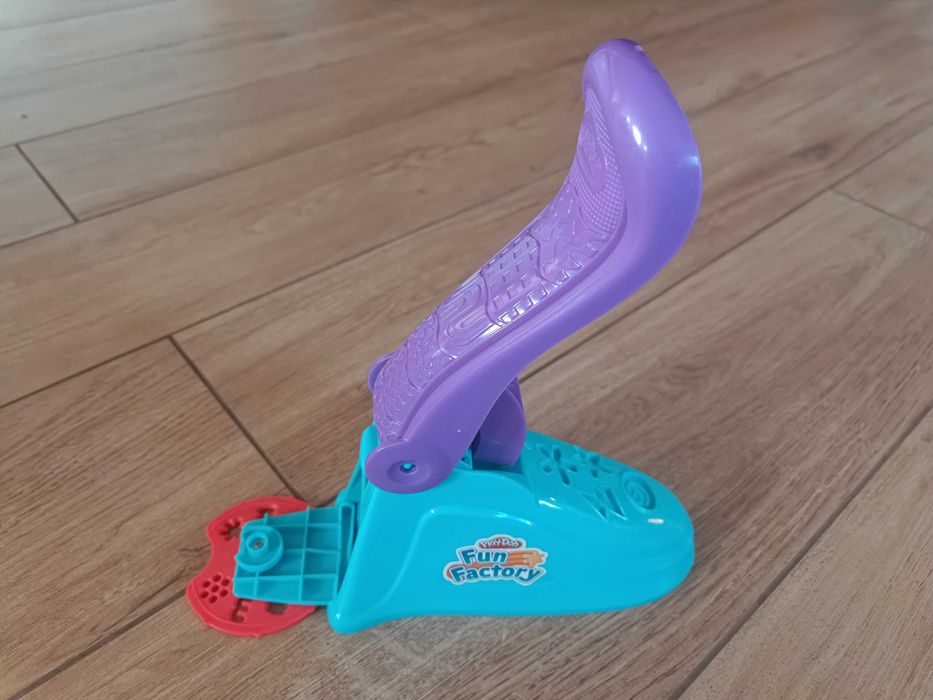 Zestaw kreatywny wyciskarka Hasbro + 2 x ciastolina Play-Doh + foremki