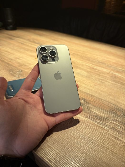Iphone 15 pro natural titan