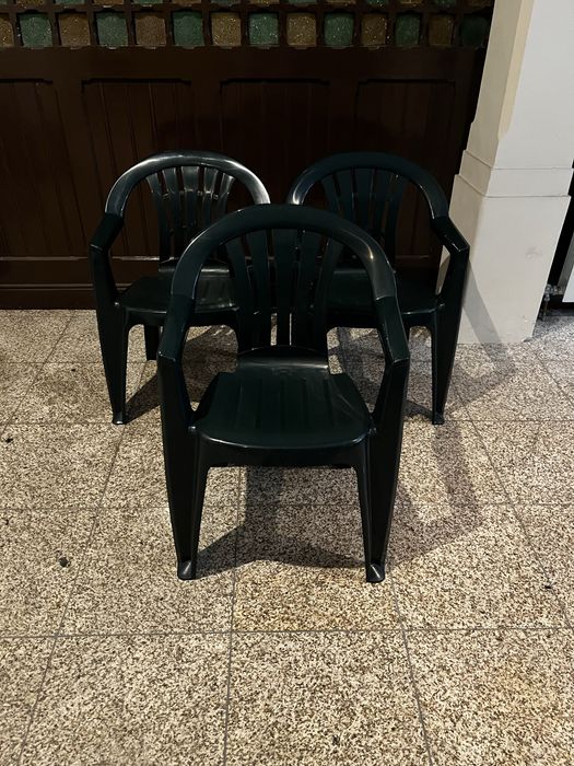 Cadeiras de Jardim Verdes