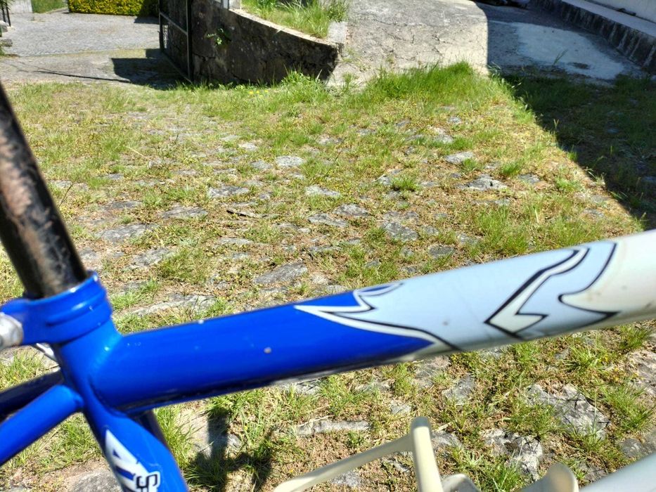 Bicicleta para criança em muito bom estado.
