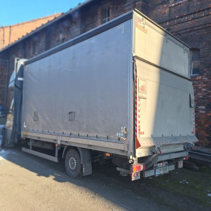 Iveco Daily zabudowa plandeka -firanka z windą