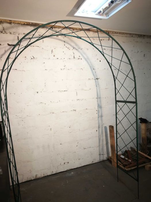 Арка для квітів. Садова арка. Арка для роз