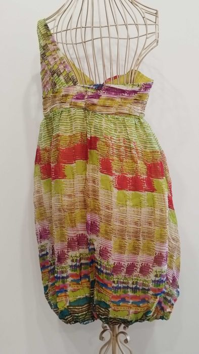 Vestido midi assimétrico colorido