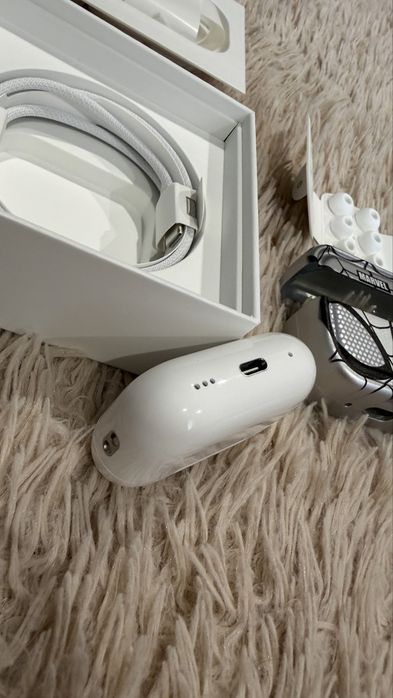 Apple Airpods pro 2 USB-C оригінал на гарантії б/у