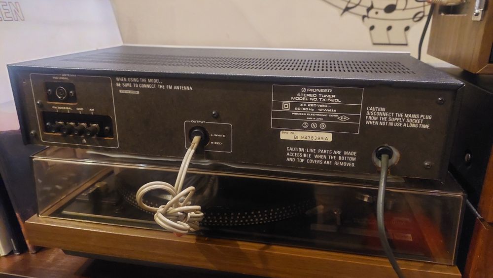 Pioneer stereo tuner TX-520L