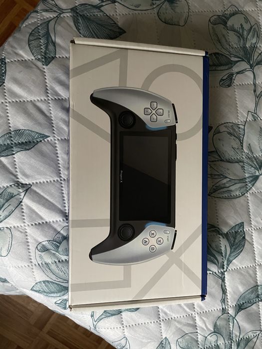 Cosole portatil de jogos retro.