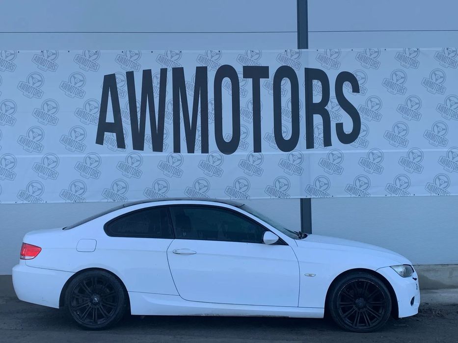 BMW 3 E92 2007 *SAMOCHÓD NA CZĘŚCI* 2879 MASKA, LAMPA, DRZWI, LUSTERKO, ZDERZAK, GRILL, BŁOTNIK, KLAPA, BELKA, DESKA, FOTELE, KANAPA, ĆWIARTKA, KIEROWNICA, TARCZE, ZACISKI, ZAWIESZENIE, KOMPLETNY PRZÓD, KOMPLETNY TYŁ, LICZNIK, ZEGARY, PRAWE LEWE PRZÓD TYŁ