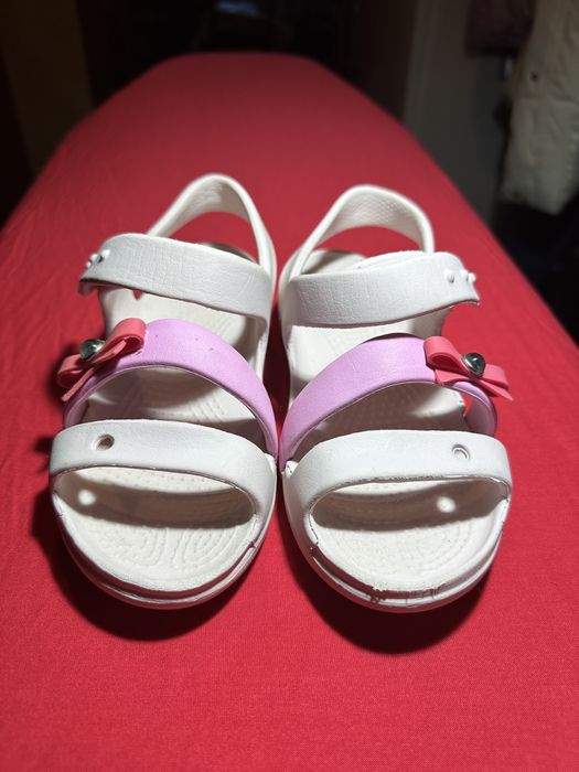 Босоніжки для дівчинки Crocs C12