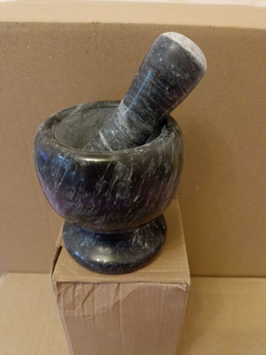 Moździerz kuchenny z tłuczkiem kamienny duzy