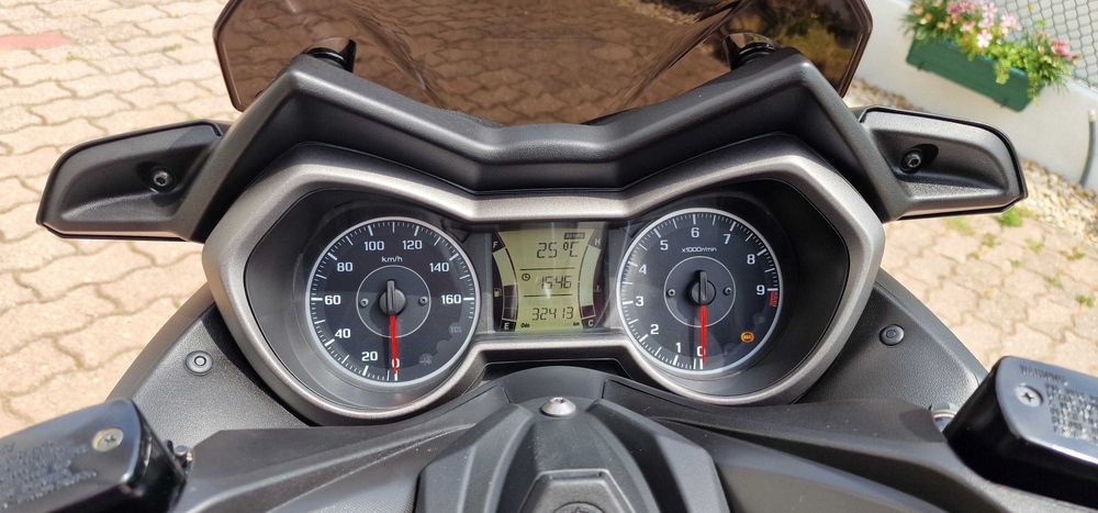 Yamaha X-Max 300 em muito bom estado, Extras, Revisões em dia