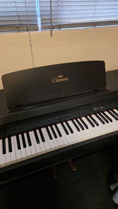 Piano digital - Yamaha Clavinova CLP-311