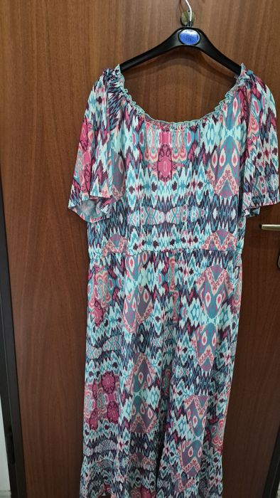 Vestido de Senhora comprido . Veste até xxl.