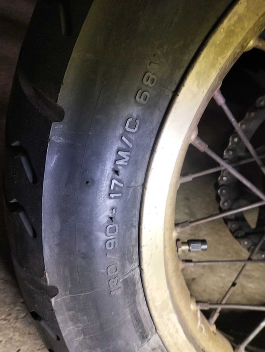 Pneu Metzeler 130/90r17