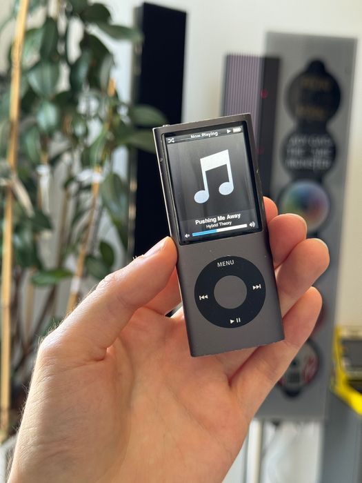 Apple iPod Nano 4th Gen 16GB MP3 плеєр 64
