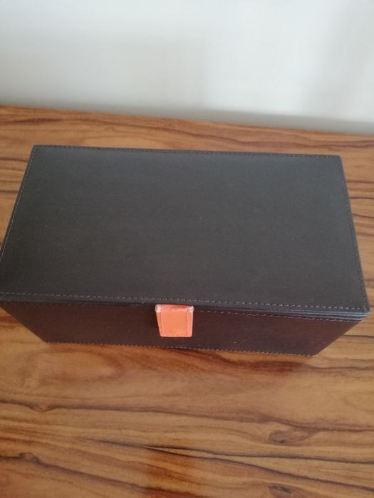 Guarda jóias em pele