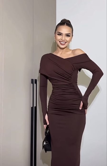 Неймовірна сукня