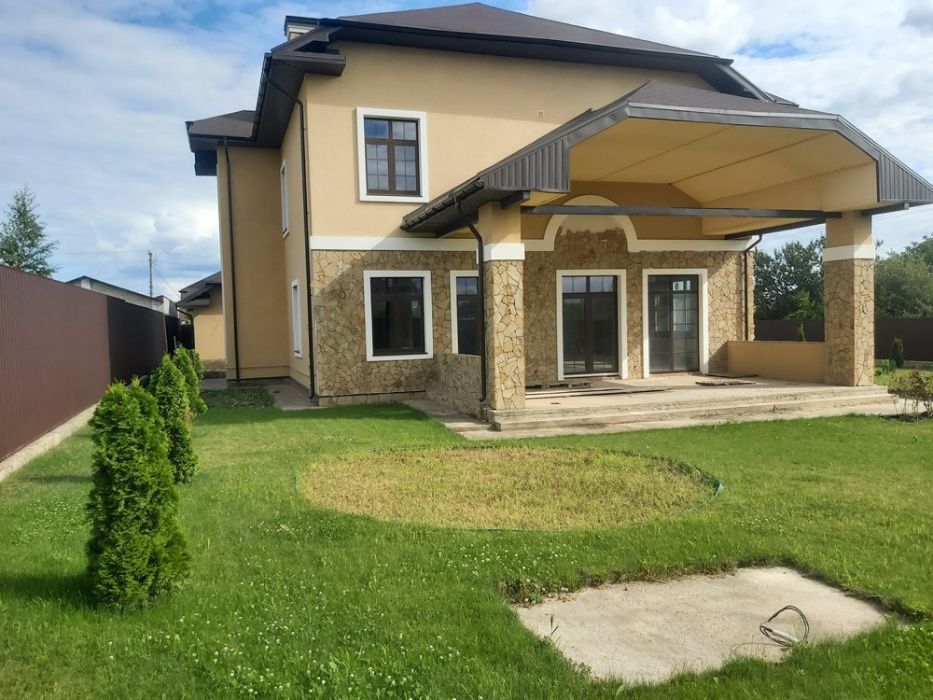 Продам дом Поле Чудес-1, 328м, 20 соток, гараж 144м, пгт М.Даниловка