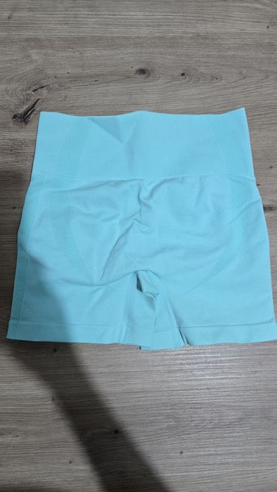 Nowe mietowe spodenki pushup S