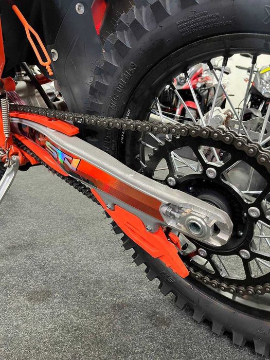Мотоцикл STN V8 Enduro