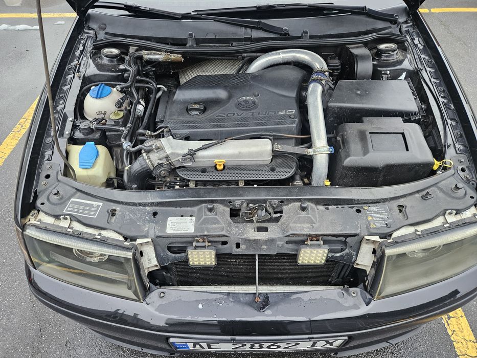 Продам шкоду тур 1.8 газ бензин