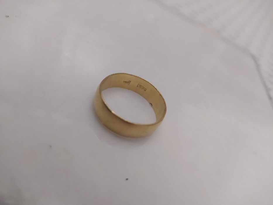 Золота обручка 6г