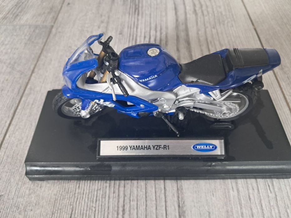 Model motocykla 1999 Yamaha YZF-R1 ,,WELLY''