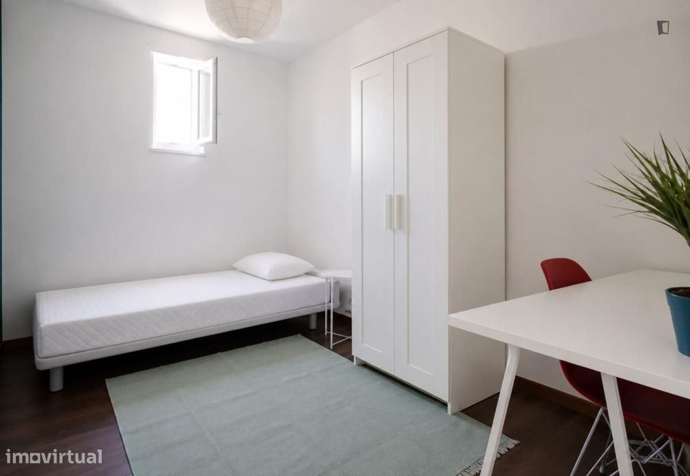 Quarto - localizado em Alcântara Lisbon