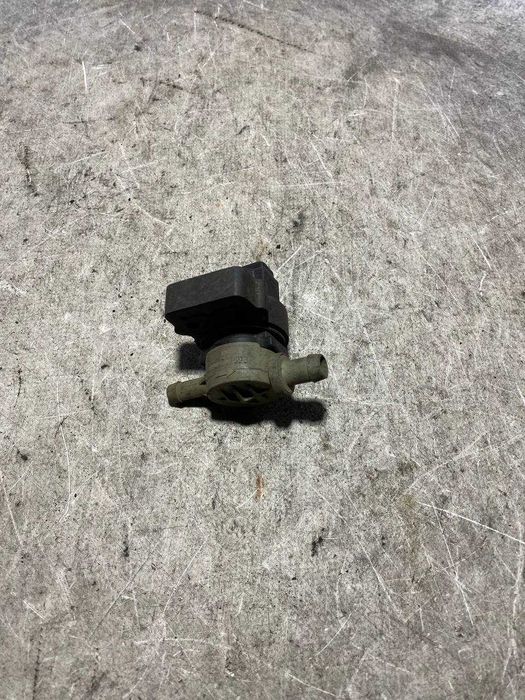 Клапан вентиляції паливного бака MOT Mercedes-Benz  0004701693