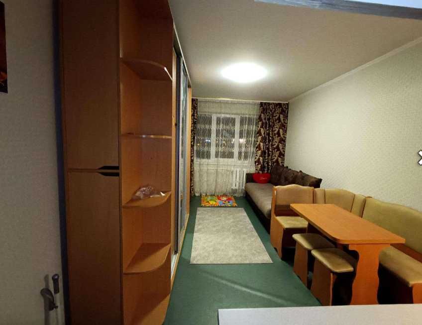 Продам гостинку 28 м2 свой санузел Ремон Укомплектована рядом метро OA