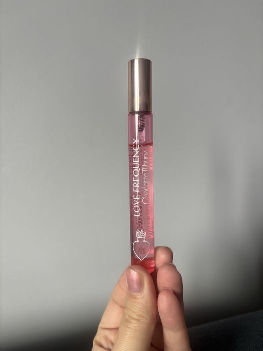 Perfumy charlotte tilbury love frequency okolo 8 ml