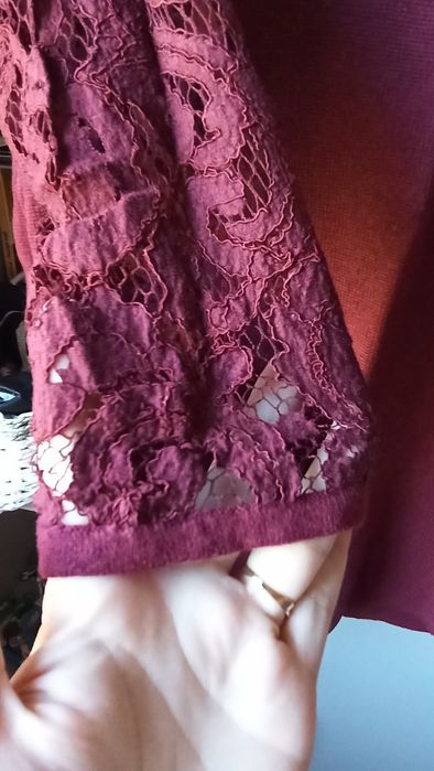 Damski sweter z koronka