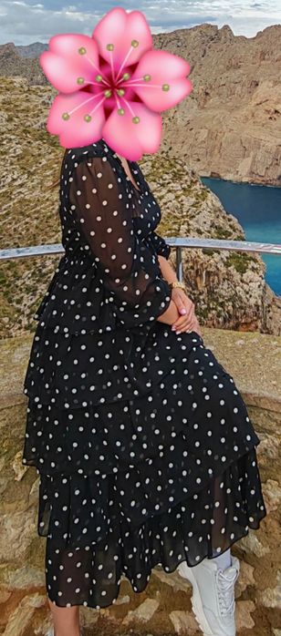 Sukienka w grochy midi