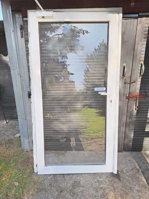 Dzwi plastikowe z demontażu